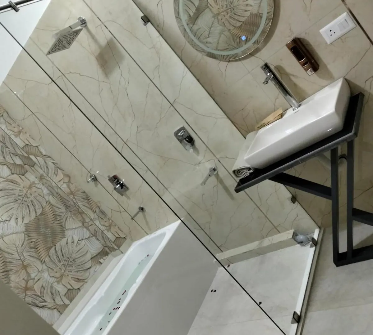 Apartmán Super Luxurious Room With Bathtube Gurgáon